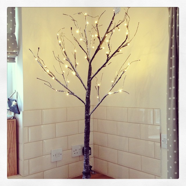 Twig Christmas Tree With Lights Pictures Wallpapers